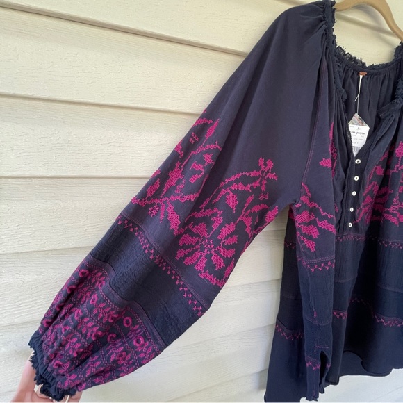 Free People Persuasion Embroidered Dark Navy Boho Top Size S NWT - Picture 6 of 10